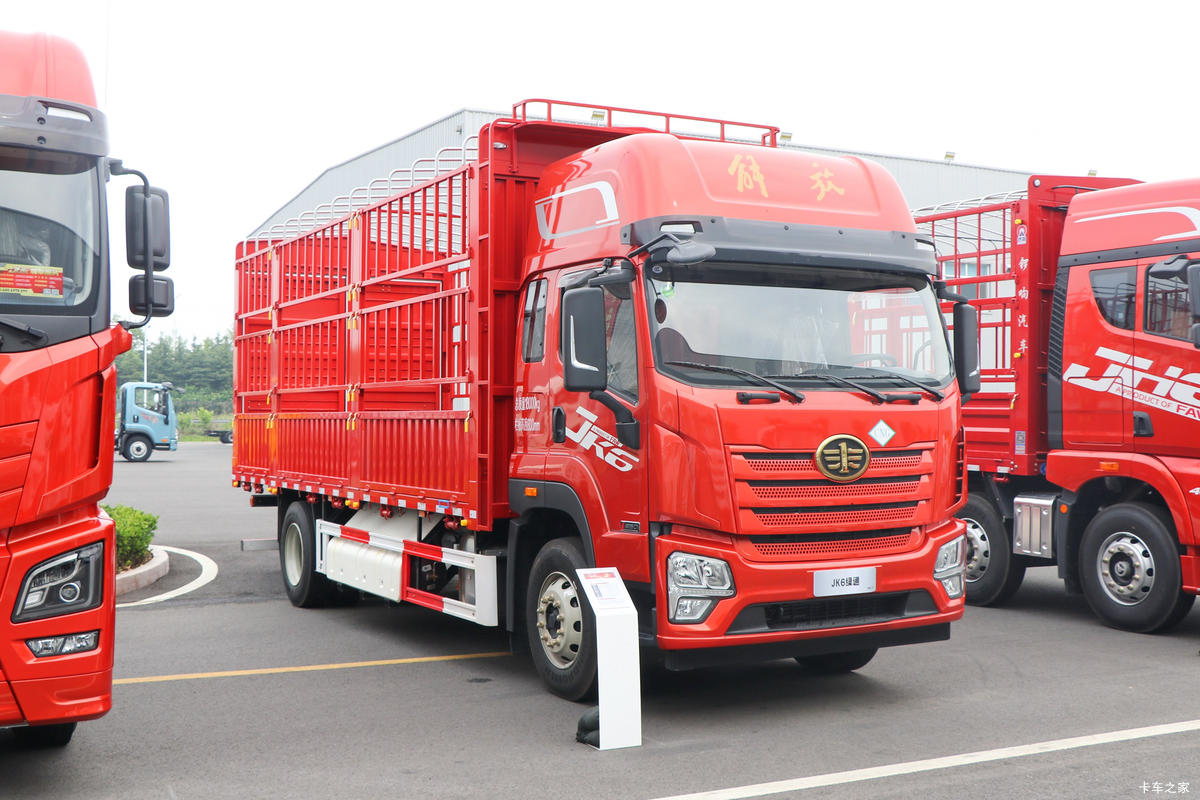 4米2高栏载货车